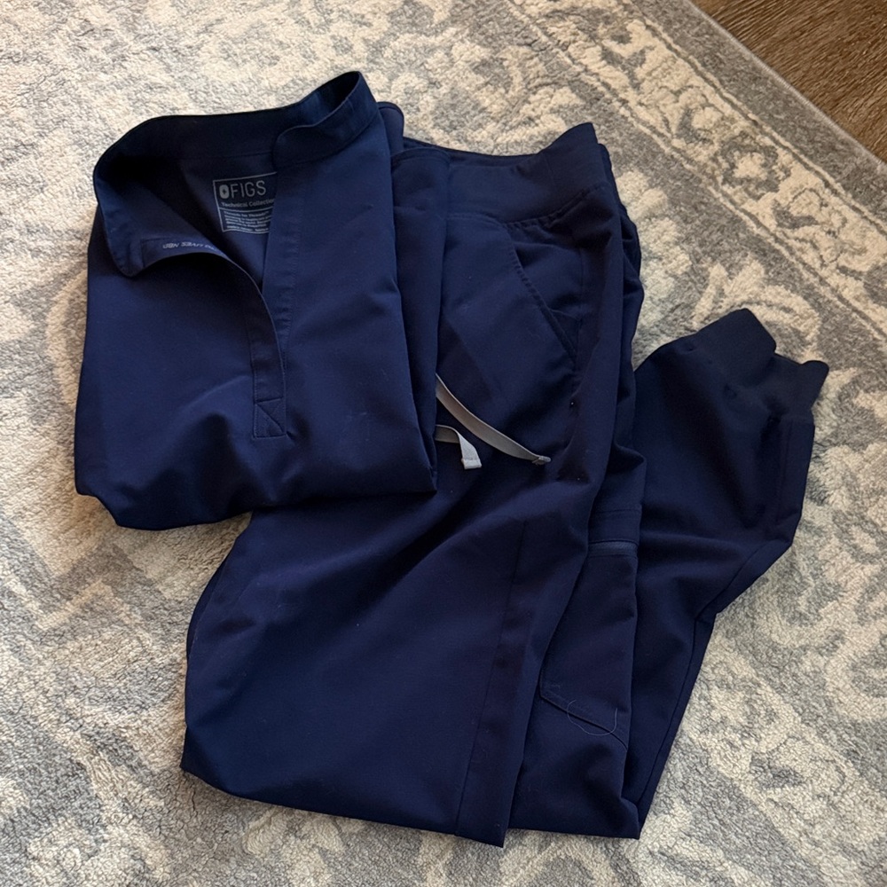 Figs Navy Scrub Set L Top and XL/Tall Bottom